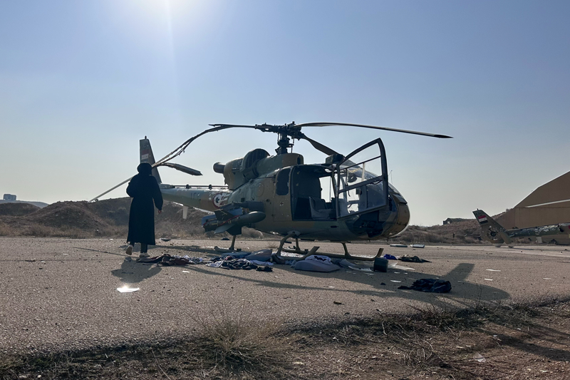 <p>İsrail basınında son günlerde, Tel Aviv yönetiminin Suriye'de 61 yıldır süren Baas rejiminin devrilmesinin ardından başta kimyasal silahlar olmak üzere kilit öneme sahip silahların kontrolünün Baas rejimini deviren grupların eline geçmesinden endişe ettiğine yönelik haberlere yer veriliyor.</p>