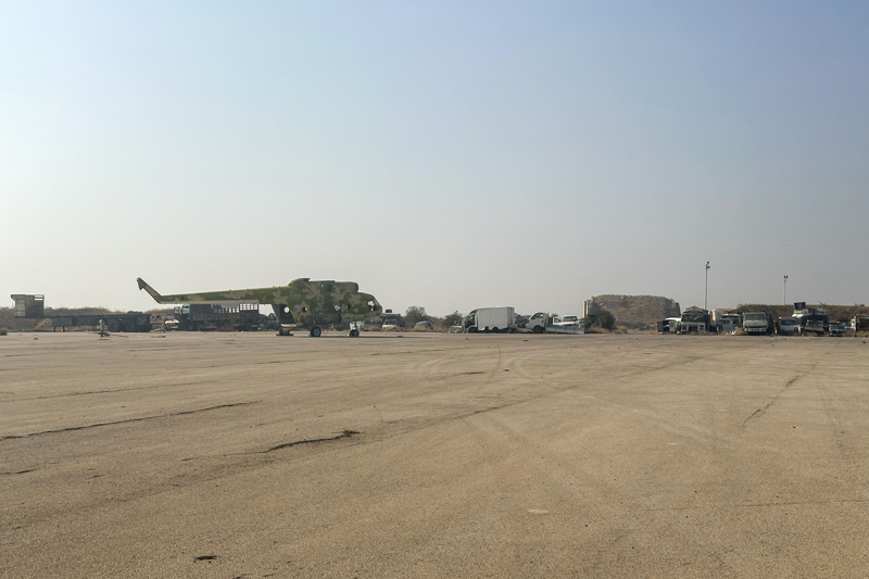 <p><b>- İSRAİL ORDUSU, SURİYE'DEKİ GRUPLARDAN 'TEHDİT ALGILIYOR'</b></p><p><b><br></b></p><p>İsrail Devlet Televizyonu KAN'ın haberine göre, İsrail ordusu, işgal altındaki Golan Tepeleri'nin Suriye tarafındaki Hermon (Şeyh) Dağı'nı işgal ettiğini doğrulamıştı.</p>