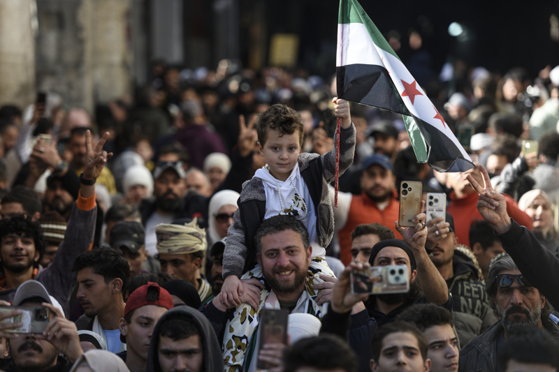 <p>Gruplar, 30 Kas�m ile 7 Aral�k'ta Halep, �dlib, Hama ve Humus gibi en b�y�k illerde �st�nl�k kurmu�tu.</p>