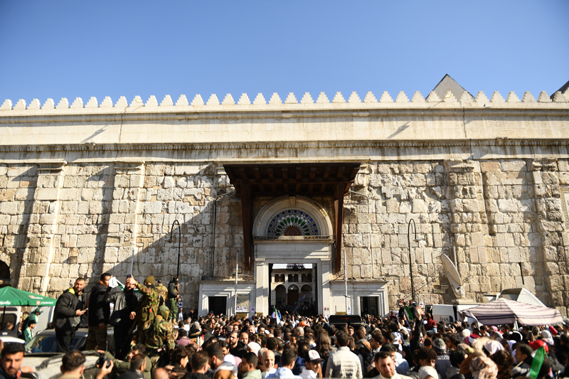 <p>Ba�kentin merkezinde yer alan ve '�am Ulu Cami' ad�yla da bilinen Emevi Camisi, d�nyan�n en b�y�k ve eski camilerinden biri olarak kabul ediliyor.</p>