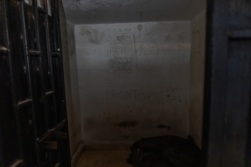 <p>Yar�m as�rl�k binan�n alt katlar�nda k�f kokusunun da hakim oldu�u g�zlendi.</p>