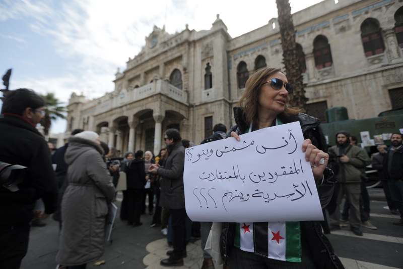 <p>Selin Kas�m da burada toplanan ailelerin y�llard�r haber alamad�klar�n�, yak�nlar�n�n ak�betini ��renmek istediklerini dile getirdi.</p>