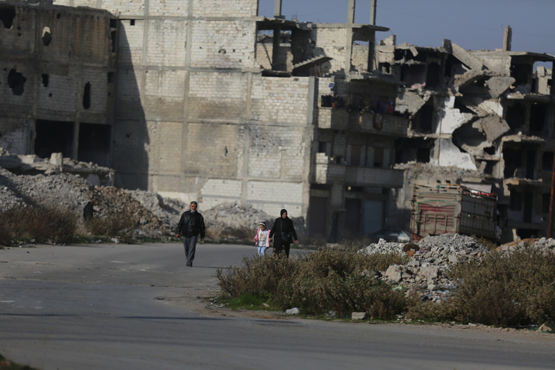 <p>Blge halknn rejimin saldrs nedeniyle evlerini terk etmek zorunda kaldn hatrlatan Ebu Yaser, rejim dneminde insanlarn alkonma korkusuyla evlerine dnemediini belirtti.</p>