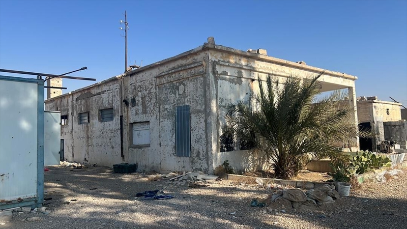 <p>Ter�r �rg�t� DEA�, 2015'te Tedmur'u ele ge�irmi�, daha sonra Tedmur (Palmira) Hapishanesi'ni patlay�c�larla y�km��t�.</p>