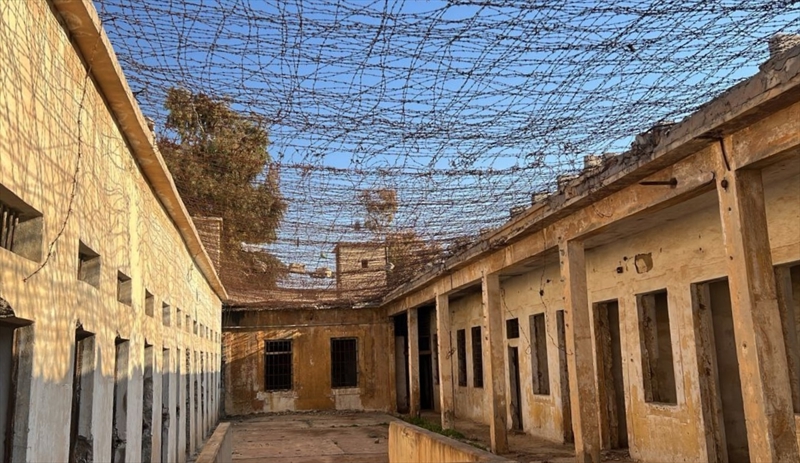 <p>�srail g��leri de Humus'a ba�l� Tedmur il�esine hava sald�r�lar� d�zenlemi�ti.</p>