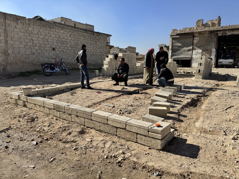 <p>İç savaşta kent merkezinde bombalanan bazı mahalleler yerle bir olurken, altyapı da tamamen tahrip edildi.</p>