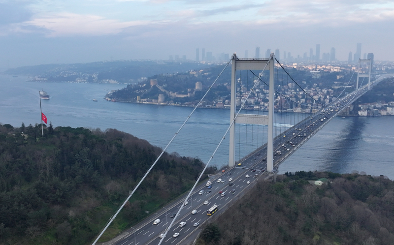 <p>Cumhurbaşkanı Recep Tayyip Erdoğan, dün Cumhurbaşkanlığı Külliyesi'nde düzenlenen Kabine Toplantısı'nın ardından yaptığı millete seslenişte, Kartalkaya'daki yangın faciası nedeniyle 1 günlük milli yas ilan edildiğini açıklamıştı.</p>