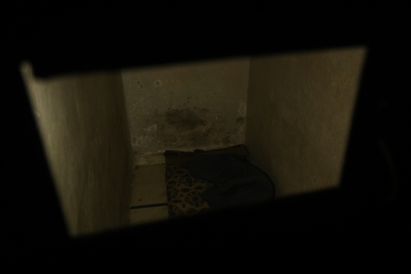 <p>Bug�n Suriye'de yeni y�netimin ba�a gelmesiyle �ubenin g�venli�inden sorumlu olan Mecideddin Ahmed Hu�en, �ocuk ya�ta g�zalt�na al�n�p getirildi�i ve i�kence g�rd��� yerle ilgili hikayesini anlatt�.</p>