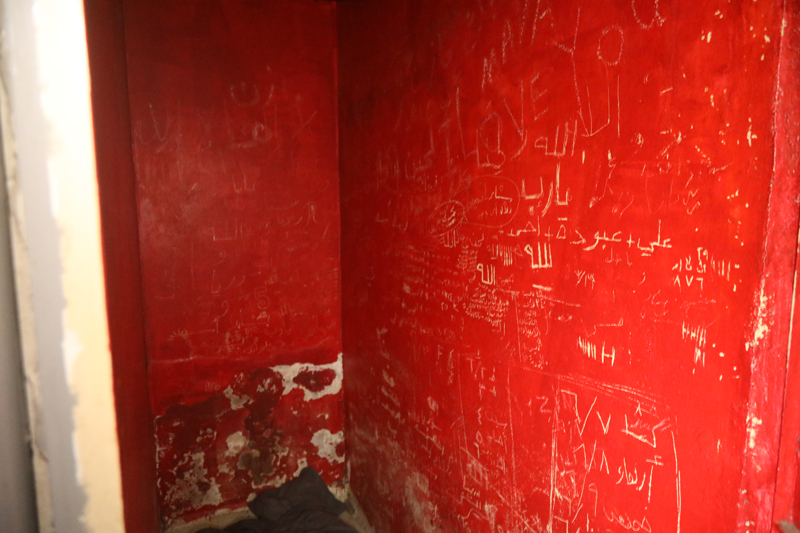 <p>�lkede yeni y�netimden umutlu oldu�unu da aktaran Hu�en, 'Bir ma�durun �lkeyi y�netmesi zaten yeterli. ��nk� bu zat, mazlumlar� anlayacak. Devrimin evlad�yd�, devrimi hissetti, ku�atmay�, a�l��� ve sava�lar� ya�ad�. Bu nedenle, art�k Suriye'de hi� kimsenin haks�zl��a u�rayaca��n� d���nm�yorum. Suriye adalete do�ru ilerliyor.' diye konu�tu.</p>