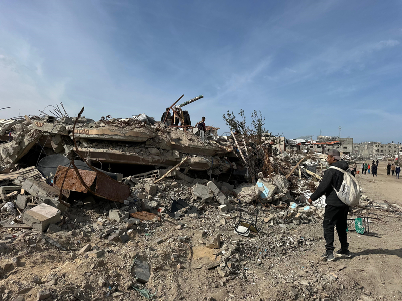 <p>Sinvar'�n �ld�r�lmesinin ard�ndan �srail ordusu, Ebu Taha'n�n evini bombalayarak yerle bir etmi�ti.</p>