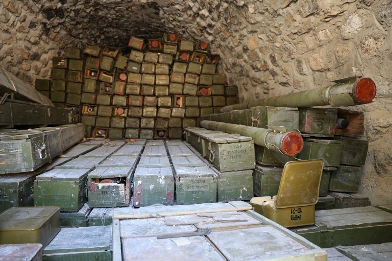  Suriyelilerin �zerine at�lan f�ze ve bombalar�n kovanlar�, insanl�k su�unun boyutunu g�zler �n�ne serdi.