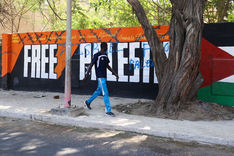 <p>Grafitilerde Filistin meselesinin önemli şahsiyetlerinin yanı sıra boykot çağrısı yapan mesaj ve çizimler de bulunuyordu.</p>