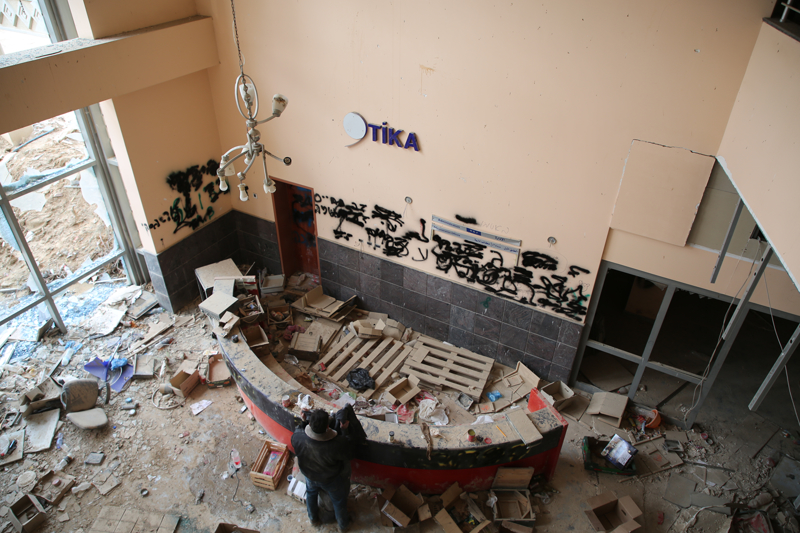 <p>Gazze'deki Filistin Sağlık Bakanlığına göre, 15 aylık İsrail saldırıları nedeniyle Türkiye-Filistin Dostluk Hastanesinin de aralarında bulunduğu bölgedeki 34 hastanenin yarısından fazlası hizmet dışı kaldı.</p>