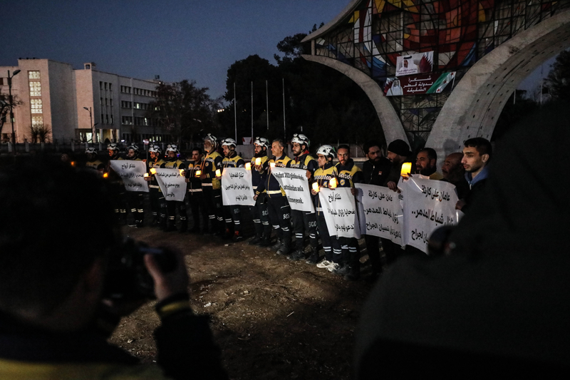 <p>Birleşmiş Milletler İnsani Yardım Koordinasyon Ofisinden (OCHA) 8 Mart 2023'te yapılan açıklamaya göre, Suriye'de 8,8 milyon kişinin etkilendiği depremlerde binlerce kişi evsiz kaldı, 10 bin 600 bina yıkıldı.</p>