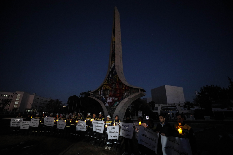 <p>6 Şubat 2023'teki 7,7 ve 7,6 büyüklüğündeki depremler, Suriye'nin kuzeybatısında büyük yıkımlara yol açmıştı.</p>