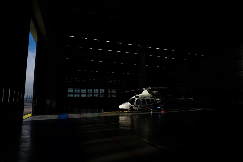 <p>VIP, kargo, hava ambulans, arama kurtarma ve k�y� �tesi ta��ma gibi g�revleri de ba�ar�yla yapabilecek olan G�kbey helikopteri, �zelikleri ve teknolojisiyle kendi s�n�f�ndaki rakiplerinden �st�n bir konumda bulunuyor.</p>