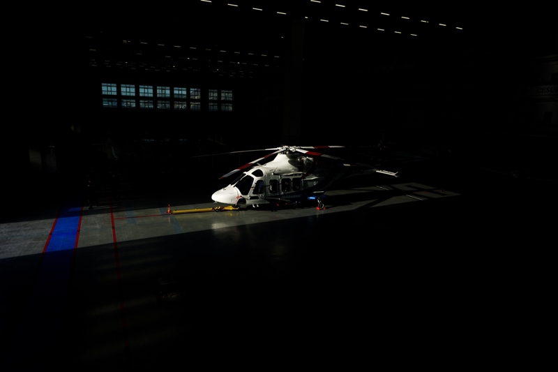 <p>Jandarma Genel Komutanl���nda test tecr�be pilotu olarak g�rev yapan Jandarma Pilot Yarbay Sermet Sa�lamsaat�i, Jandarma Genel Komutanl���na �imdiye kadar 3 G�kbey helikopteri teslim edildi�ini, 20 helikopterin de ilerleyen s�re�te teslim al�nmas�n�n planland���n� s�yledi.</p>