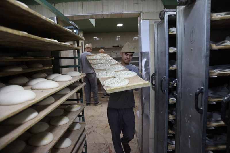 <p>Taşçı, insanların fırından memnun ayrıldığını gördüğünden çok mutlu olduğunu sözlerine ekledi.</p>