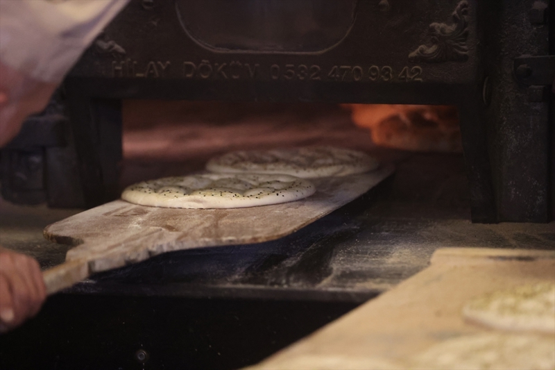 <p>Coşkun, sabah başladıkları mesailerinin gece saatlerine kadar devam ettiğini bildirdi.</p>