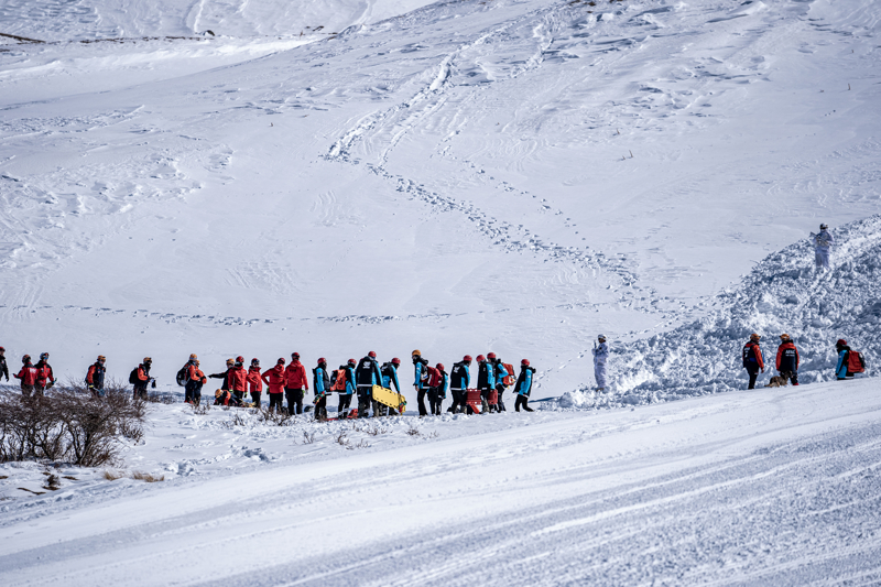 <p>Tatbikatı, AFAD Başkanı Ali Hamza Pehlivan, Erzurum Valisi Mustafa Çiftçi, Erzurum Büyükşehir Belediye Başkanı Mehmet Sekmen, EİT Koordinatörü Muharrem Çığlık, İl Jandarma Komutanı Tuğgeneral Engin Avcı, İl Kültür ve Turizm Müdürü Ahmet Yer, Aile ve Sosyal Hizmetler İl Müdürü Hasan Aykut ve kurum müdürleri takip etti.</p>