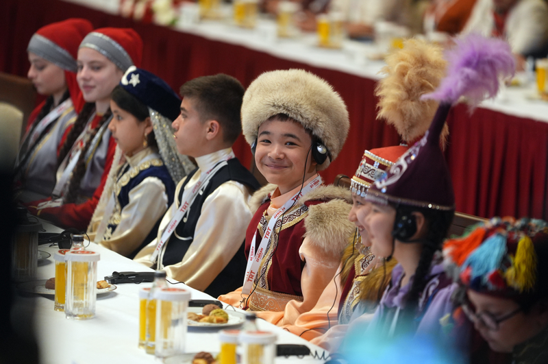 <p>23 Nisan Ulusal Egemenlik ve Çocuk Bayramı'nı, dünya çocukları için festival haline dönüştüren TRT Genel Müdürü Mehmet Zahid Sobacı'ya ve TRT çalışanlarına teşekkür eden Kurtulmuş, 23 Nisan etkinliklerinin geleneksel hale geldiğini belirtti.</p>