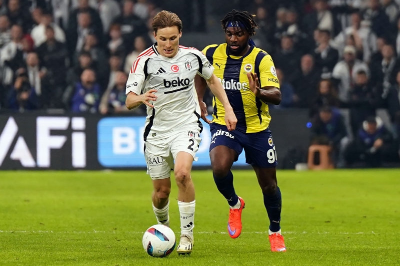 <p><b>F.BAHÇE'Yİ EN ÇOK YENEN BEŞİKTAŞ</b></p><p>Fenerbahçe'yi Süper Lig tarihinde en fazla mağlup eden (43) ve sarı-lacivertli ekibe en fazla gol atan (158) takım Beşiktaş.</p>