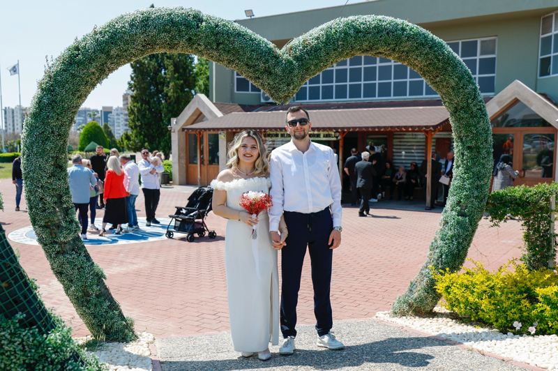 <p>Mersin'in merkez Yenişehir ilçesinde dünyaevine "05.05.2025"te girmek isteyen çiftler, nikah dairesinde yoğunluk oluşturdu.</p>