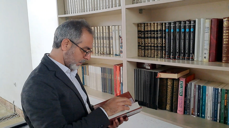 <p>Caminin tarihinden bahseden Çoban, "Hicri 1310, Miladi 1892 tarihinde inşası yapılarak hizmete açılır. </p>