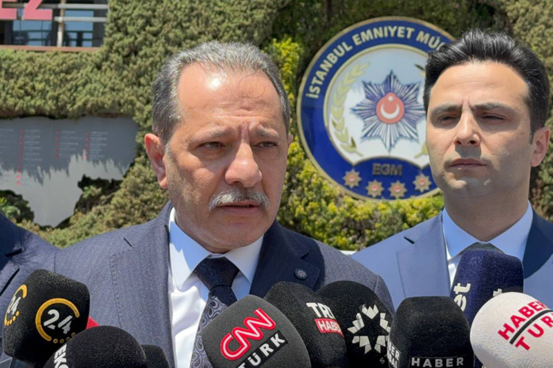 <p>Bu kapsamda Fatih ve Kadıköy ilçeleri ile İstanbul Havalimanı'nda gerçekleştirilen 6 operasyonda 7 zanlı gözaltına alındı.</p>