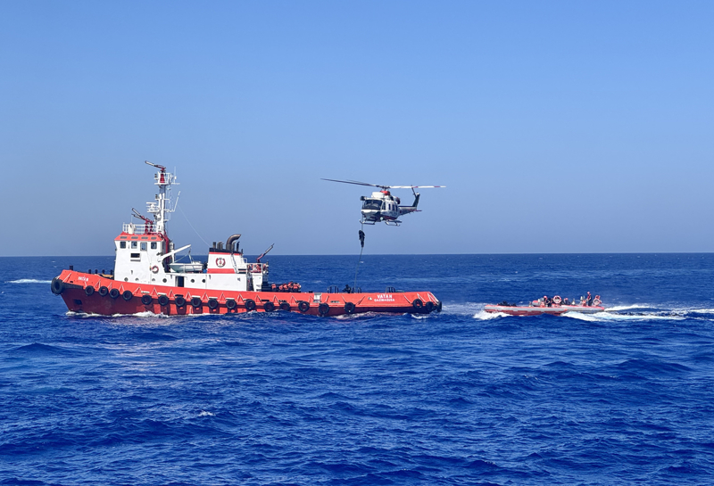 <p>Tatbikata katılan unsurların yüksek seviyede koordinasyon, teknik yeterlilik ve görev bilinci gösterdiğini ifade eden Sağlam, "Kara, Deniz ve Hava Kuvvetleri'nin, Jandarma Genel Komutanlığının, Kuzey Kıbrıs Cumhuriyeti Güvenlik Kuvvetleri Komutanlığı'nın ve Sahil Güvenlik Komutanlığı'mızın unsur ve personelini yürekten tebrik ediyorum." diye konuştu.</p>