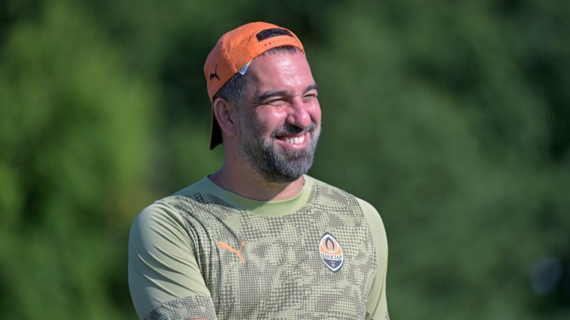 <p>Shakhtar Donetsk Sportif Direktörü Darijo Srna, yeni teknik direktörleri Arda Turan'ı İspanyol spor gazetesi Marca'ya değerlendirdi.</p>