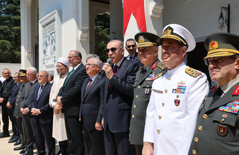 <p>Balıkesir'deki bin 183 kişi kapasiteli Kara Astsubay Meslek Yüksekokulu Camimizin, Yalova Altınova'daki 725 kişi kapasiteli Deniz Astsubay Meslek Yüksekokulu Camimizin ve İzmir Gaziemir'deki bin 43 kişi kapasiteli Hava Astsubay Meslek Yüksekokulu Camimizin açılışını İnşallah canlı bağlantılarla hep birlikte yapacağız. Söz verdiğimiz üzere 9 yeni camimizi Peygamber ocağımıza kazandırmış oluyoruz. </p>