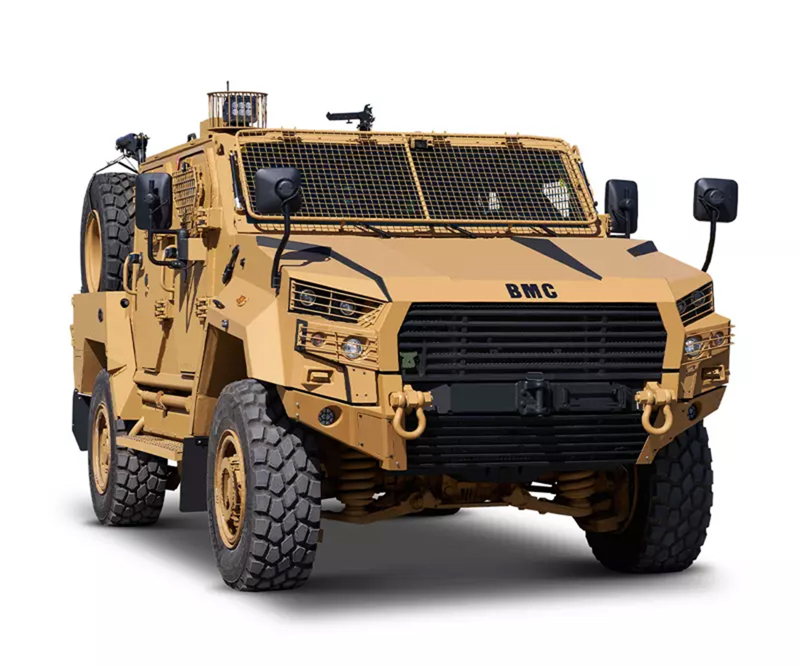 <p>Yine sahadaki ihtiyalara ynelik gelitirilen, yksek hareket kabiliyeti, gelimi koruma seviyesi ve ok ynl kullanm yaps ile dikkat eken TURAN 4x4 Zrhl Yk ve Personel Tayc Arac, hem personel hem de lojistik yk tamacl grevlerinde stn performans sergiliyor. </p>