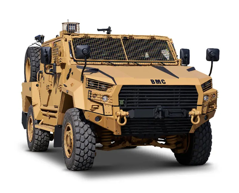 <p>IDEF 2025'TE SERGLENEN ARALAR</p><p><br></p><p>TURAN 4x4 ZIRHLI YK VE PERSONEL TAIYICI (Yeni Ara)</p><p><br></p><p>Trkiye'nin lider askeri ara reticisi BMC, sahadaki ihtiyalara ynelik gelitirdii TURAN 4x4 Zrhl Yk ve Personel Tayc Arac ile savunma sanayindeki iddiasn bir kez daha ortaya koyuyor. Yksek hareket kabiliyeti, gelimi koruma seviyesi ve ok ynl kullanm yaps ile dikkat eken TURAN, hem personel hem de lojistik yk tamacl grevlerinde stn performans sergiliyor. Asimetrik sava koullar ve Trk Silahl Kuvvetleri'nin saha tecrbeleri dorultusunda gelitirilen ara, zorlu grevlerde gvenli, hzl ve etkili zm sunmak zere tasarland.</p><p><br></p><p>Farkl grev ihtiyalarna cevap verebilecek ekilde tasarlanan TURAN 4x4, ak veya kapal kasa versiyonlar sayesinde eitli yk gruplarn tayabiliyor. Ayrca, Silah Tayc, Devriye Arac, Komuta Arac ve Personel Tayc gibi farkl konfigrasyonlarla ok amal kullanm imkan sunuyor.</p><p><br></p><p>4 kiiden 9 kiiye kadar personel tayabilecek ekilde yaplandrlabilen ara, entegre edilebilen farkl silah sistemleriyle birlikte muharebe sahasnda etkili bir g arpan olarak grev yapyor. STANAG 4569 seviyesinde yksek balistik, mayn ve EYP korumas salayan TURAN 4x4, maksimum 105 km/s hza ulaabiliyor. %70 trmanma, %30 yanal eim kabiliyeti ve 650 kilometre menzili ile her trl arazi ve iklim koulunda grev alabiliyor. Modler yaps ve grev eitlilii ile TURAN 4x4 ok amal zrhl ara snfnda BMC'nin yksek mhendislik kabiliyeti ve yerli retim gcnn yeni temsilcisi olarak ne kyor. </p>