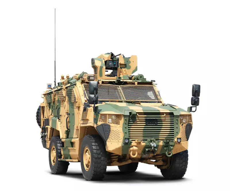 <p>VURAN 4x4 – OK AMALI ZIRHLI ARA</p><p><br></p><p>9 kiilik tama kapasitesi, yksek koruma seviyesi ve stn hareket kabiliyetiyle VURAN 4x4, monokok tipte zrhl kabin ve ok emici koltuklar sayesinde mayn ve balistik tehditlere kar yksek koruma salyor. zel kamera gr sistemi, otomatik yangn sndrme sistemi, merkezi lastik iirme zellii ile yksek balistik, mayn ve el yapm patlayc korumasna sahip VURAN 4x4, gl yerli motoru TUNA ile birlikte hudut grevleri kapsamnda en zorlu iklim koullarnda hassas nokta veya tesis koruma, karakollar aras devriye, konvoy korumas, blge, nokta ve yol kefi, fiziki snr emniyetinin salanmas grevlerini baaryla icra ediyor. ok namlulu roket atar, 120 mm havan toplu ve uzaktan komutal silah sistemli versiyonu ile VURAN 4x4, farkl silah ekipmanlar entegrasyonu sayesinde birok grevi baaryla yerine getiriyor.</p><p><br></p><p>VURAN 4x4'n kalbinde BMC POWER tarafndan tamamen yerli ve milli imkanlarla gelitirilen TUNA motoru yer alyor.</p><p><br></p><p>TUNA, zorlu iklim ve arazi koullarnda dahi salad yksek performans, dayankllk ve gvenilirlikle, VURAN'n sahadaki operasyonel etkinliini nemli lde artrmaktadr. 10 Ocak 2025 tarihinde dzenlenen trenle, 100 adet yerli motorlu taktik tekerlekli zrhl ara Trk Silahl Kuvvetleri'ne teslim edilmitir. Yerli motorlu VURAN aralar sahada aktif ekilde grev yapmaktadr. </p>