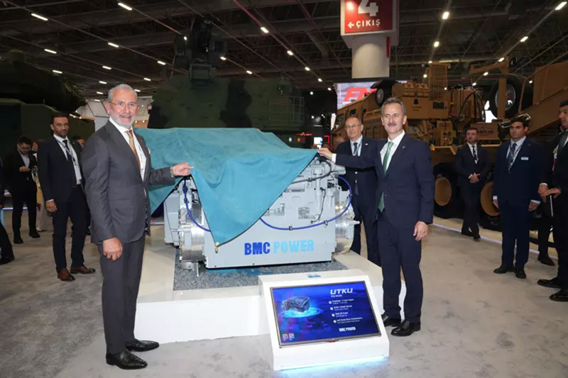<p>Fuarda ayrca, BMC'nin; Trkiye savunma sektrnde gerekli olan motor ve g gruplarn gelitirmek ve retmek amacyla kurduu BMC POWER'n deniz ve kara platformlar iin gelitirdii ve lansmann yapt %100 yerli ve milli motor ve transmisyonlar byk ilgi grd. BMC olarak, BMC POWER irketiyle, sadece kara aralar iin deil, deniz platformlar iin de yerli ve milli motorlar gelitirmek amacyla var gcyle altklarn belirten Fuat Tosyal, 'Savunma sanayimizin %100 yerlileebilmesi iin en stratejik alan olan motor ve g grubu gelitirme ve retiminde BMC POWER lkemizin yz ak oldu. Bu fuarda lansmann gerekletirdiimiz MAV BATU ve FIRTINA G Grubu ile hem deniz hem kara aralarnda lkemizin yerli ve milli savunma sanayi hedefine katk salamaya devam edeceiz.' dedi.</p>