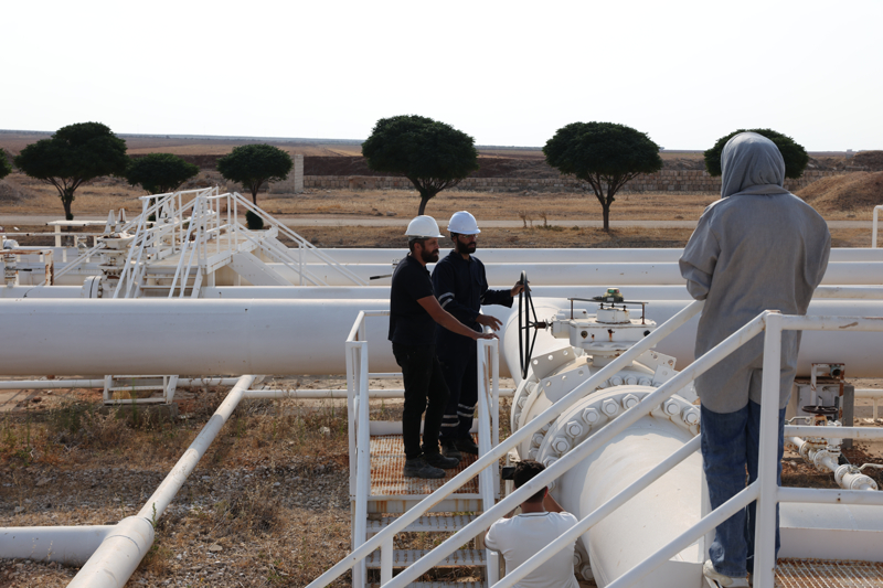 <p>Bu kapsamda Bakanlık olarak en temel evrensel ihtiyaç olan elektrik tedariki için özellikle enerji altyapısı noktasında neler yapılacağının ele alındığını ifade eden Bayraktar, şunları paylaştı:</p>