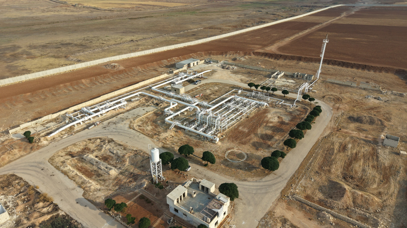 <p>İki ülke arasındaki üst düzey diyalog ve işbirliğini, 2014'te tesis ettikleri Yüksek Stratejik Komite ile kurumsal yapıya kavuşturduklarından bahseden Bayraktar, "Bu etkili ve sonuç odaklı mekanizma, zamanla stratejik nitelik kazandı. Bu projeye çok önemli destek veren Katar devletine de özellikle teşekkür ediyorum. Yaptığımız bu işbirliğinin ülkelerimiz arasındaki dostluk ve kardeşlik ilişkisini güçlendireceğine olan inancımı tekrar vurgulamak istiyorum." dedi.</p>