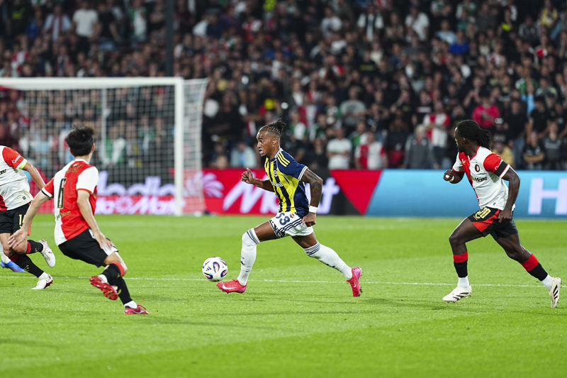 <p><b>BİR İLKİ DENEYECEK</b></p><p>Feyenoord eşleşmesinin ilk maçında Fenerbahçe'nin tek golünü atan Sofyan Amrabat, kariyerinde üst üste iki resmi maçta fileleri havalandıramadı.</p>