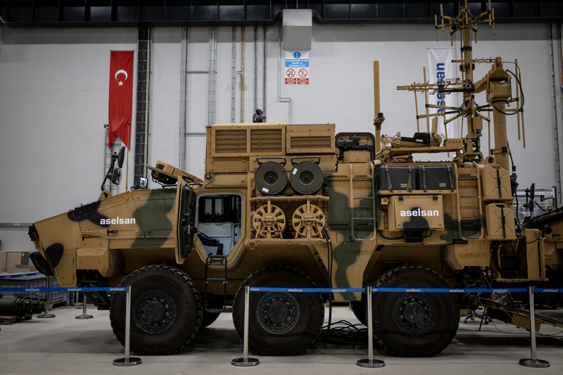 <p>Akyol, dün temeli atılan Ankara'daki Oğulbey Teknoloji Üssü'nü, devreye alınan 14 üretim tesisini ve envantere teslim edilen 47 Çelik Kubbe unsurunu Anadolu Ajansı (AA) ekibiyle gezerek bilgi verdi.</p>