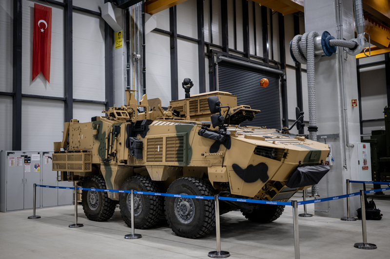 <p>1975 yılında, o dönem şehir dışı sayılan semt niteliğindeki Ankara'nın Yenimahalle ilçesindeki 180 dönüm arazide ASELSAN'ın ilk temellerinin atıldığını anımsatan Akyol, şöyle devam etti:</p>