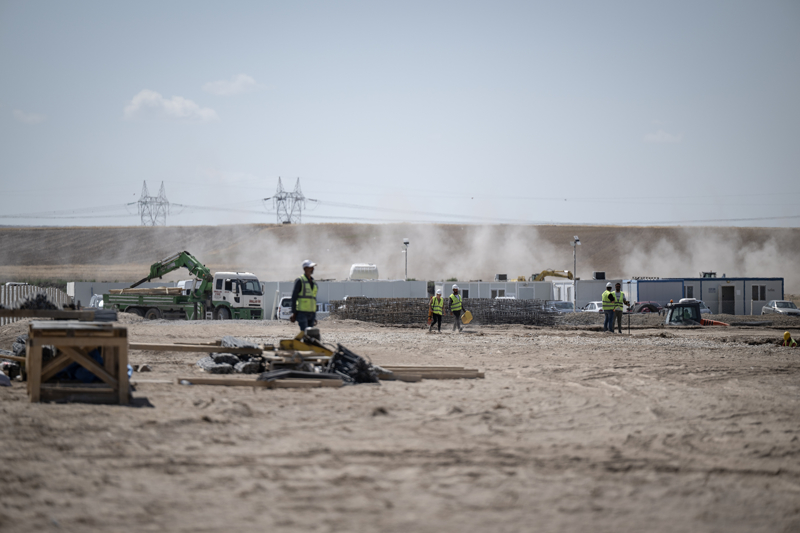 <p>Yıllardır edindiğimiz birikimlerin, tasarımların, teknolojilerin daha yüksek adetle üretildiği bir imkana kavuştuk. Yenilikçi teknolojileri geliştirdiğimiz altyapıları da bu tesislerle açtık. </p>