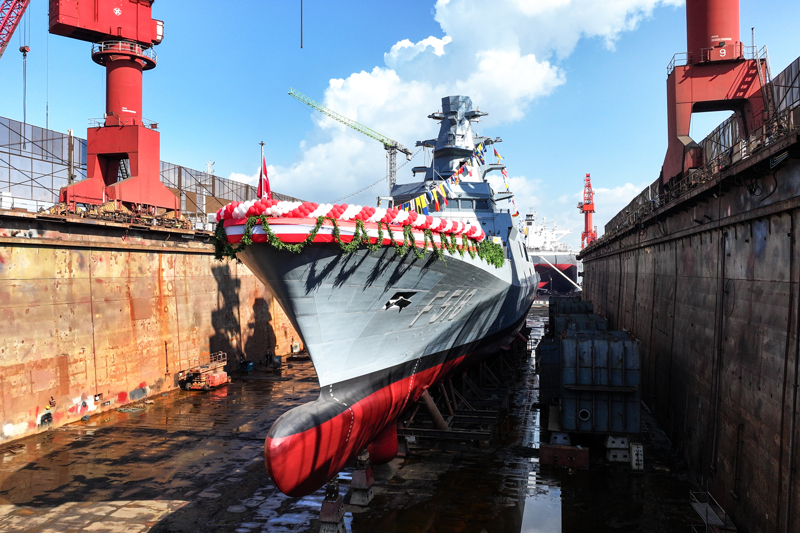 <p> Fırkateyn ayrıca, kıyı sularında deniz nakliyatının korunması, denizde terörist faaliyetlerin takibi ve önlenmesi, amfibi hareket kapsamında destek görevleri de üstlenebilecek.</p>