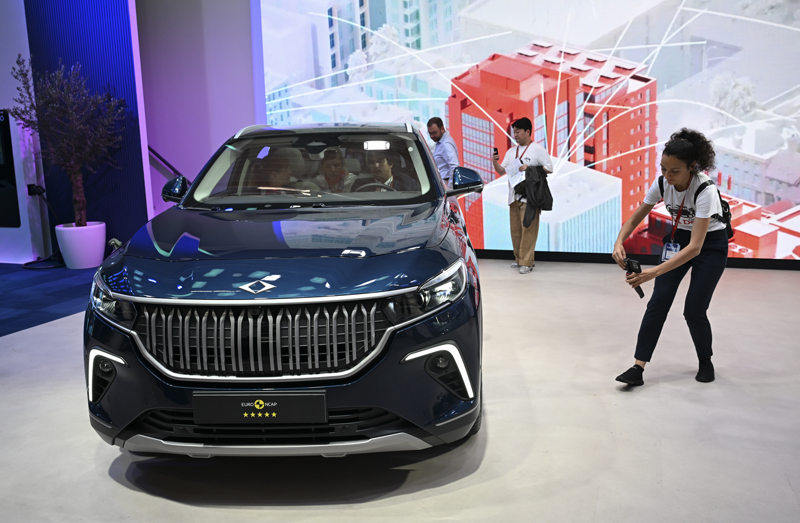 <p>Almanya'nın Münih kentinde 9-14 Eylül tarihleri arasında kapılarını açacak olan Uluslararası Almanya Otomobil Fuarı'nda (IAA Mobility) Türkiye'nin yerli ve milli otomobili Togg'un mevcut modeli T10X ve yeni sedan modeli T10F, basın mensuplarına tanıtıldı.</p>