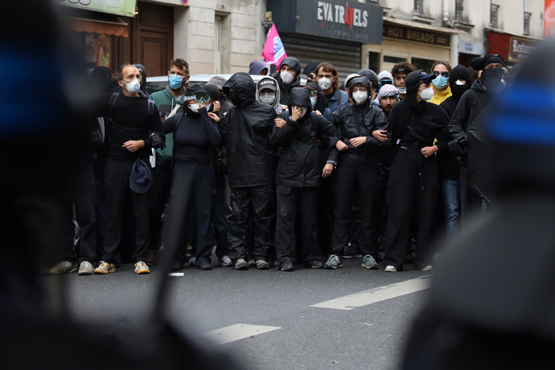 <p>lke genelinde farkl kentlerde okul girilerini ve yollar kapatma eylemleri devam ederken, leden sonra byk kentlerde yryler dzenlenmesi bekleniyor.</p>