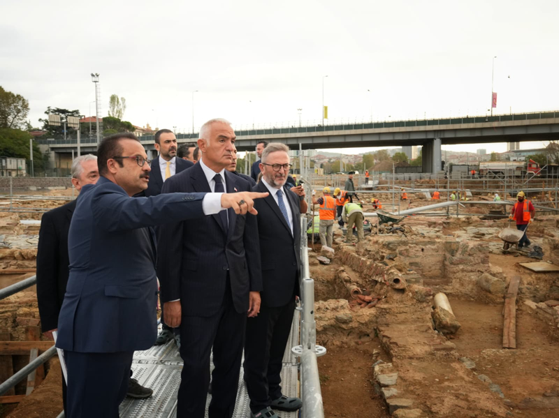 <p>İncelemelerinin ardından sosyal <a href="#0" target="_blank">medya</a> hesaplarından paylaşımda bulunan Ersoy, projenin tüm ayrıntılarını kısa süre içerisinde açıklayacaklarını vurguladı.</p>