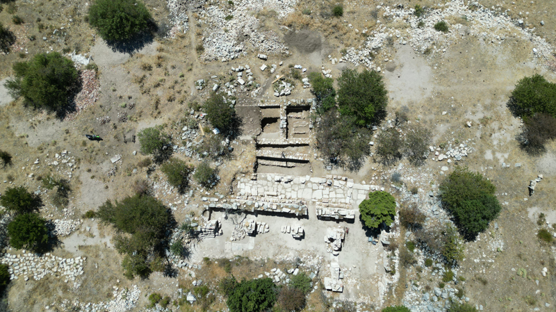 <p>Prof. Dr. Özcan, AA muhabirine, bölgede 5 yıldır kazı çalışması yaptıklarını söyledi.</p>