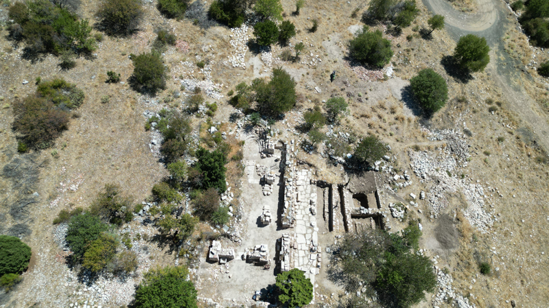 <p>Kazılar, antik kentteki kilisenin çevresinde yoğunlaşıyor.</p>