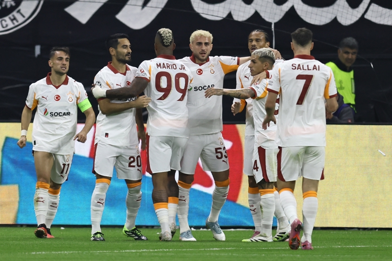 <p><b>G.SARAY HASRETİ BİTİRMEK İSTİYOR</b></p><p>Evinde oynadığı son sekiz Şampiyonlar Ligi maçını kazanamayan Galatasaray (4B 4M), Kupa 1 tarihindeki en uzun galibiyet hasretini sona erdirmek istiyor.</p>