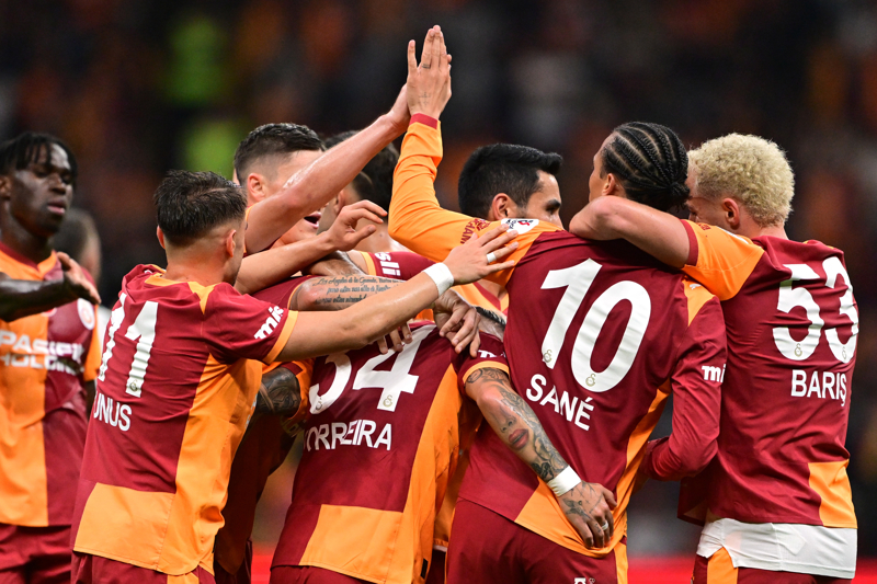 <p><b>İNGİLİZLERE KARŞI SON 2 MAÇTA GALİP</b></p><p>İngiltere takımlarıyla oynadığı son iki Avrupa kupası maçını kazanan Galatasaray (3-2 vs Tottenham & 3-2 vs Manchester United), daha önceki 12 karşılaşmada aldığı galibiyet sayısını eşitledi (2G 5B 5M).</p>